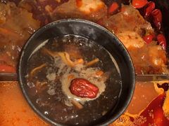 -老牌坊云南鱼豆花火锅(哈西万达店)