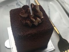 -UNI UNI(环亚凯瑟琳店)