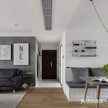 木饰面装饰墙体,与整体空间十分统- -,-