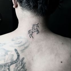 -明星刺青·洗纹身