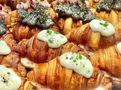 斑斓椰汁糯米可颂-PAOPAO Bakery&Café(港汇店)