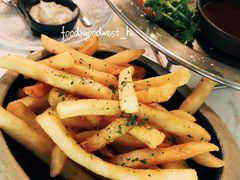 -La Mer Restaurant & Lounge