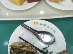 烧饼夹牛肉-护国寺小吃(地安门店)