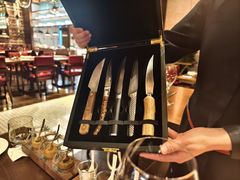 -恰餐厅及酒吧 CHAR Bar & Grill (北京丽都皇冠假日店)