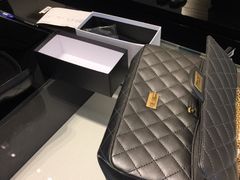 -CHANEL(戴高乐机场T 2E店)