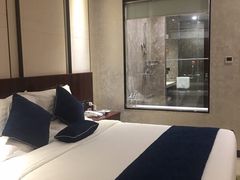 -蓝蔻酒店(深圳东站布吉万象汇店)