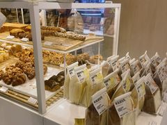 -好利来(上海长宁龙之梦店)