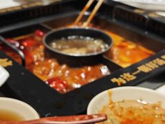 -老牌坊云南鱼豆花火锅(哈西万达店)