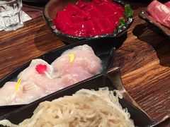 -老牌坊云南鱼豆花火锅(爱建店)