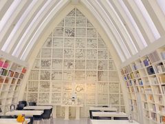 -钟书阁(松江泰晤士小镇店)