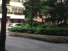-修记牛杂店(同华东一路店)