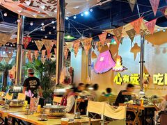 -叽叽扎扎烤肉场(生态城万达店)