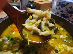 -东家小院金汤酸菜鱼(南阳路店)