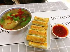 -雅沛轩锅贴八宝粥(回民街店)