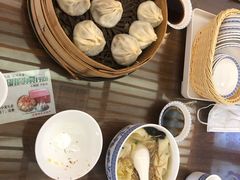 -笑来喜馄饨小笼工坊店(湖滨街店)
