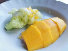 芒果糯米饭-彩虹云霄酒店76&78层国际自助餐