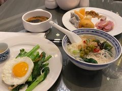 -上海滴水湖皇冠假日酒店