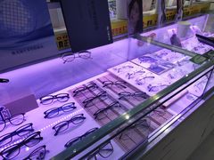 -提一眼镜·蔡司·依视路(小寨店)