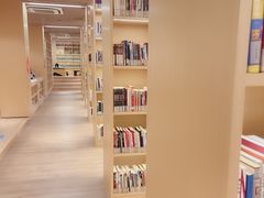 -漕河泾街道图书馆(漕河泾社区文化活动中心店)