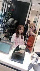 -HAIR CORNER