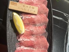 -山川小町·极番烧肉(新地假日广场店)