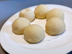 脆皮流沙包-皇朝会.经典传统粤菜(外滩店)