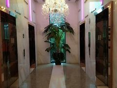 -上海虹桥西郊假日酒店