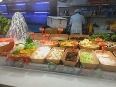 -四囍码头海鲜烧烤自助火锅(外滩南京东路悦荟广场店)