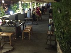 -茅草房·河畔园林火锅