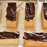 鹹香可口🌟簡易料理：紅味噌蔥花油豆腐🌟