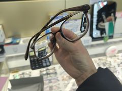 -美式眼镜·授权蔡司.依视路.尼康.豪雅.明月(南翔印象城店)