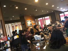 大堂-星巴克臻选(深圳龙华红山天虹店)