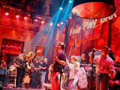 -FOUR PLAY BAR