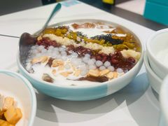 彩虹乌龙冰粉-姚姚酸菜鱼·金戈戈香港豉油鸡(喜荟城联名店)