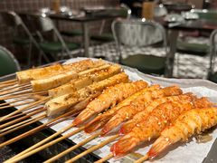-何妹湿辣牛肉·粤式烧烤砂煲(桂雅路店)