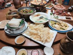 -老滇山寨•云南特色菜•地方菜•民族风情歌舞表演(金碧店)