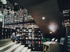 -钟书阁(群光广场店)
