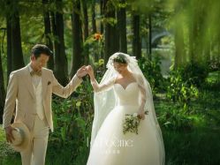 -乐派诗婚纱摄影