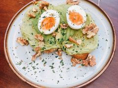 牛油果煮蛋吐司-RAC BAR(安福路店)