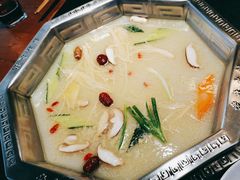 -佬土鹅肠火锅(扬中步行街店)