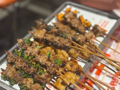 -威记烧嘢·南宁烧烤·超级生牛(绿地店)