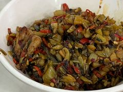 家乡酸肉炒扣肉-红色湘菜馆(春风店)