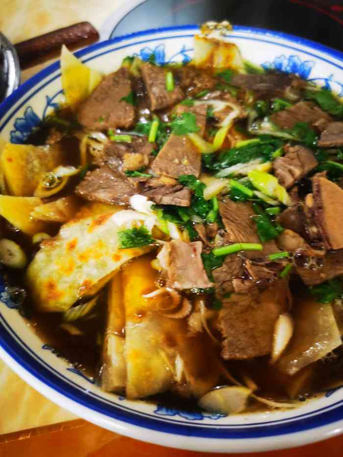 白三罩饼-"白三罩饼开到哪里火到哪里育才街新开了一.