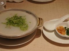 粤式点心-生菜鱼片粥-广州中心皇冠假日酒店