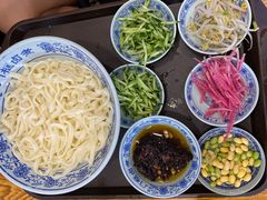 老北京炸酱面-门框胡同百年卤煮(新街口店)