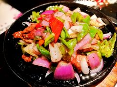 铁板牛肉-舌尖上的食缘花园主题餐厅