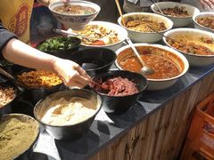 -爆炸头阿姨小四川正宗川味小吃(无任何分店)