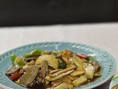 猪肝炒杏鲍菇-吉事利茶餐厅