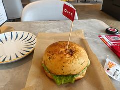 -必胜客(尹山湖歌林公园店)
