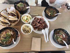 -闫家驴肉老店(华电一校店)